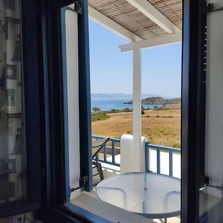 Appartamento Peaceful Getaway For 2 - Amazing Sea View/Sunbeds! Ambelas Esterno foto